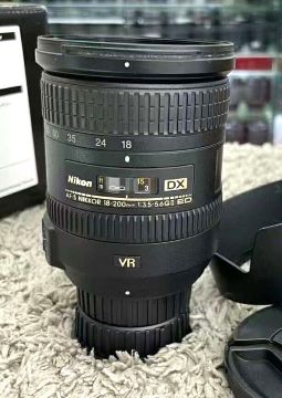 Nikon lens 18-200
